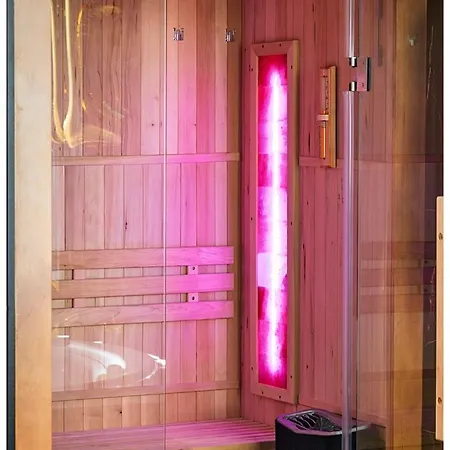 Jacuzzi Glass-house Rakowicka 20 Station * Krakow